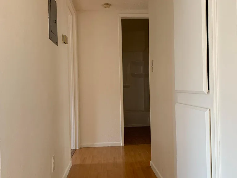 814 E Windsor Rd #107 — Photo 11
