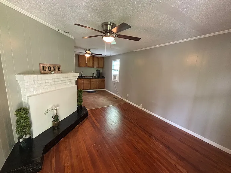 322 Garfield St — Photo 4