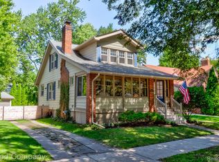 43 Maywood Ave, Pleasant Ridge, MI 48069