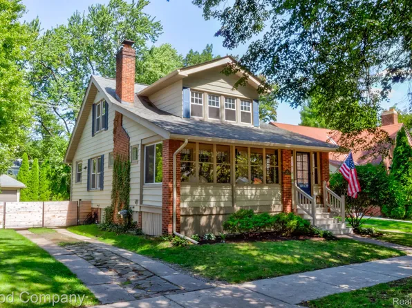 43 Maywood Ave, Pleasant Ridge, MI 48069