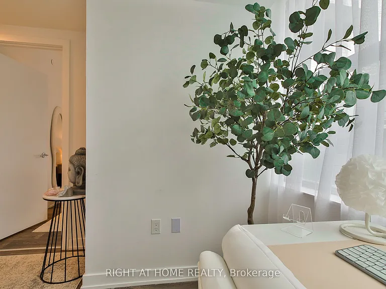 1612 Charles St #428 — Photo 16