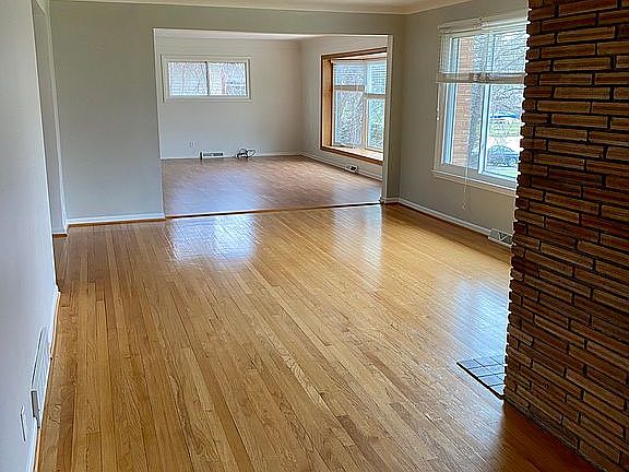 2nd image of 3780 Lakewood Dr