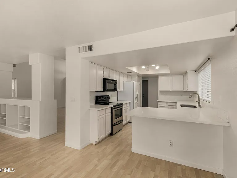 1343 E Angela Dr — Photo 14