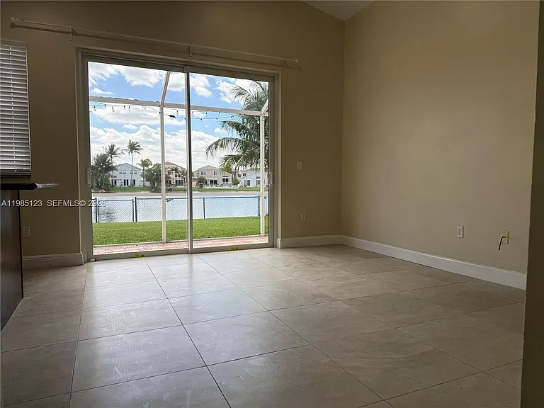15686 NW 12th Mnr #15686 — Photo 6