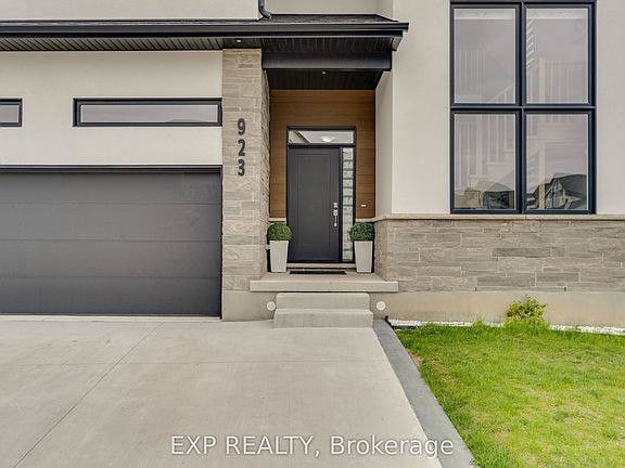 2nd image of 923 Stonecliffe Walk #5