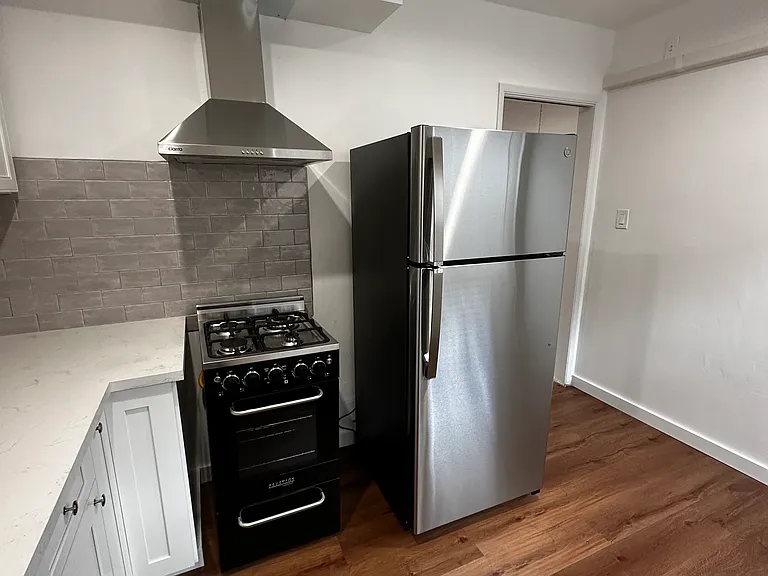 323 N Chevy Chase Dr #A — Photo 9