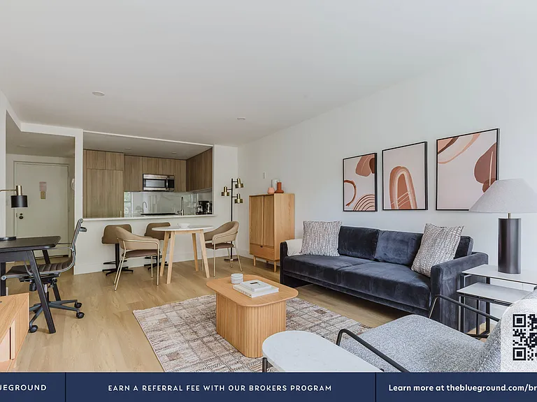 600 Columbus Ave #3L — Photo 4