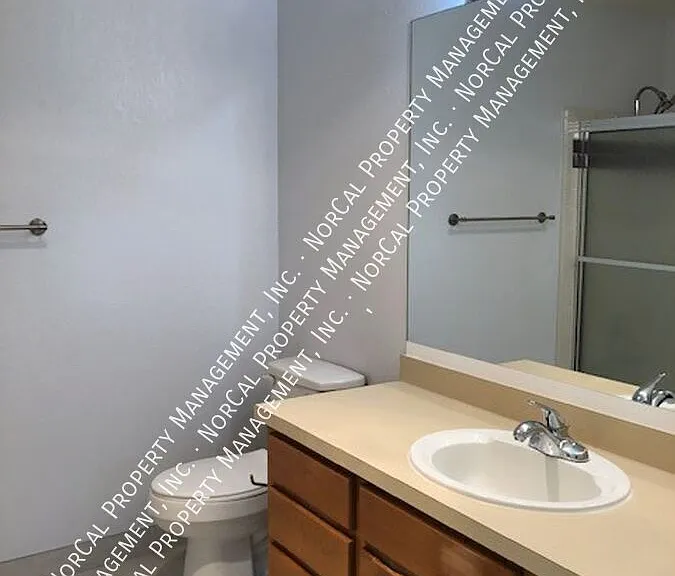 1269 Poplar Ave #302 — Photo 17