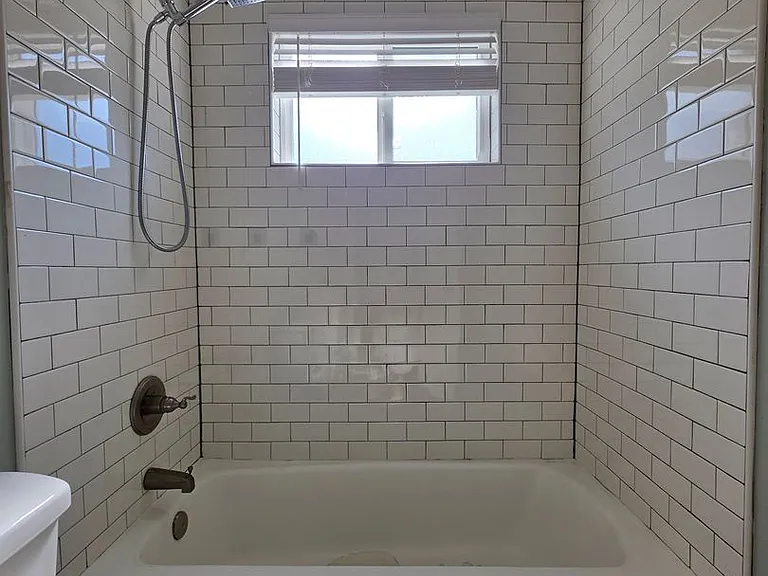 1115 E Parker St — Photo 13