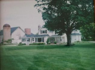 W5226 Highway B, Fontana, WI 53125