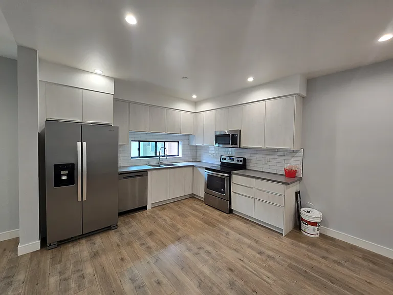 1857 W 25th St — Photo 3