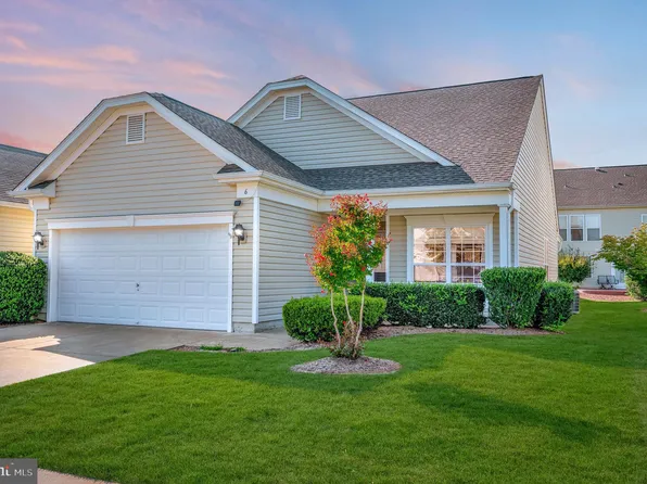 6 Lucketts Dr, Fredericksburg, VA 22406