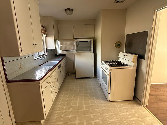 5th image of 1634 150th Ave
