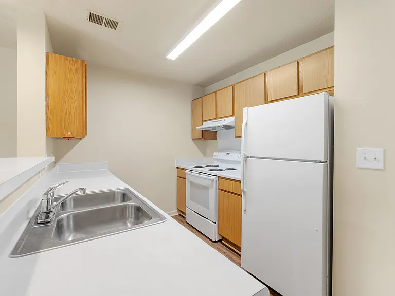 Springview Apartments — Photo 41