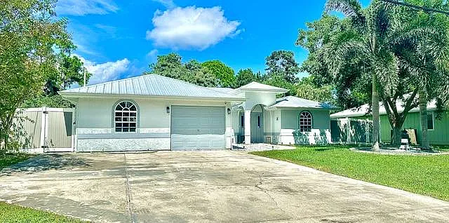 2279 SE Blossom Rd — Photo 2