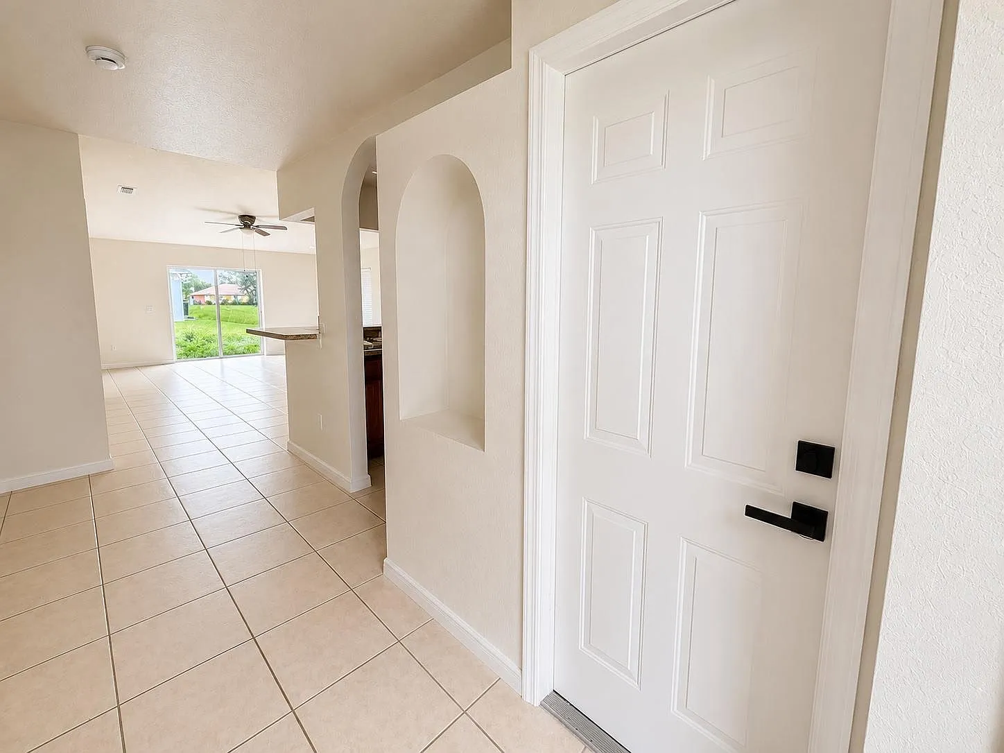 2 bed, 1140 sqft, $1,500 — Photo 2
