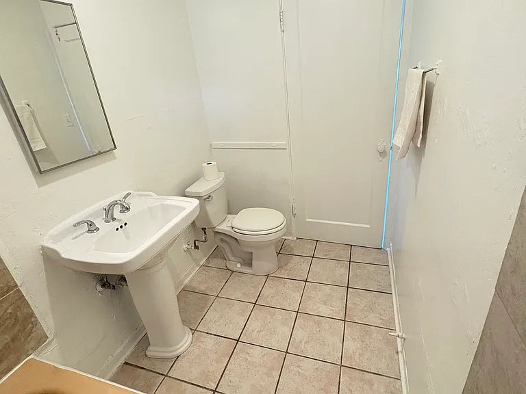 3329 Beechwood Ave #3320-1/2 — Photo 6