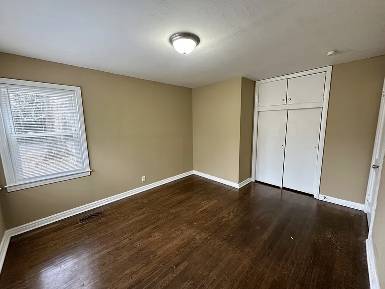 940 Meadowbrook Dr — Photo 5