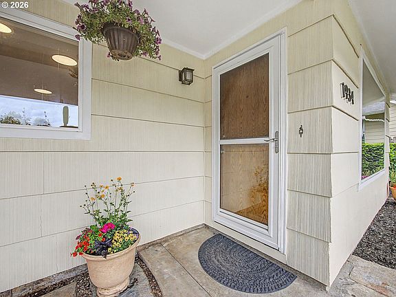 3rd image of 1934 SE 155th Pl