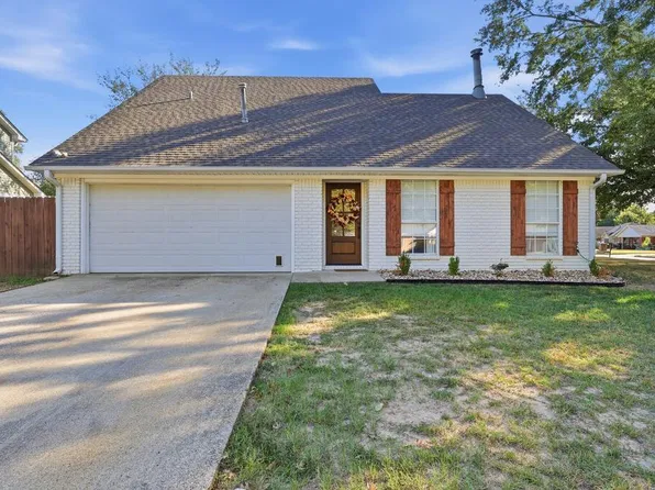 122 Presidio Pl, Wake Village, TX 75501
