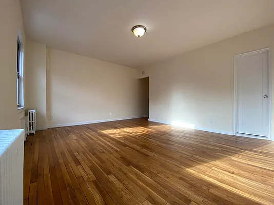 Rented by City Connections Realty | media 2