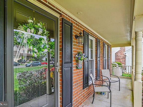 3rd image of 249 Poe Ct