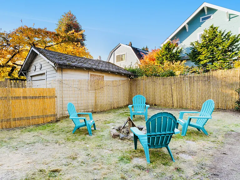 4551 4th Ave NE #B — Photo 12
