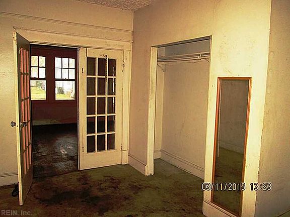 2nd image of 219 Elm Ave