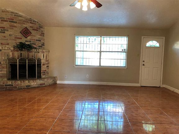 2nd image of 10106 NW Park Dr