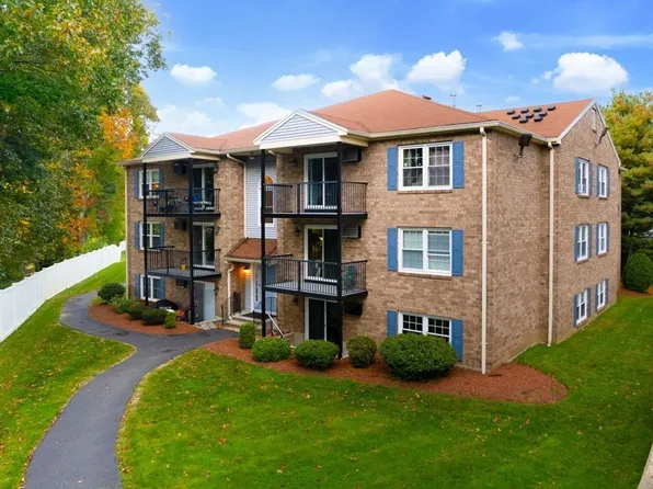 610 S Franklin St APT A102, Holbrook, MA 02343