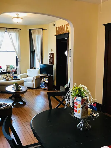 1406 W Byron St #2 Photo 1