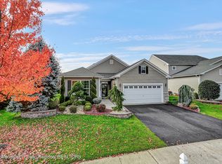 5 Day Star Rd, Manalapan, NJ 07726