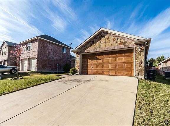 2nd image of 5149 Mirror Lake Dr