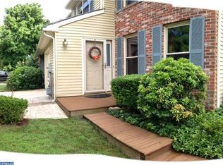 211 Foxwood Ln, Marlton, NJ 08053