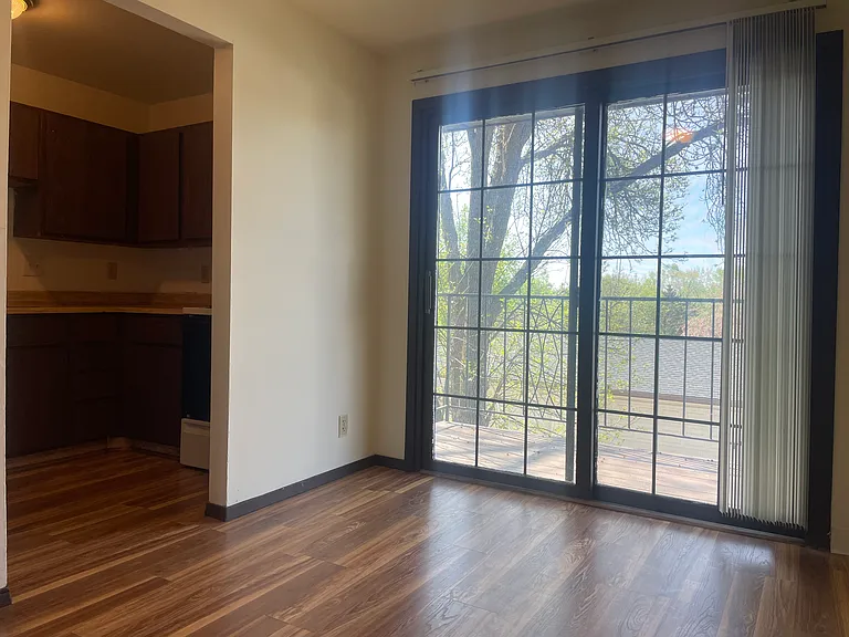2355 Chalet Gardens Rd — Photo 10