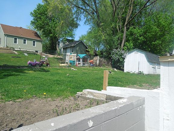 4th image of 582 Gentry Ave N