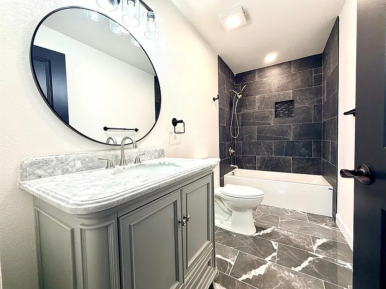 239 Nancy St — Photo 35