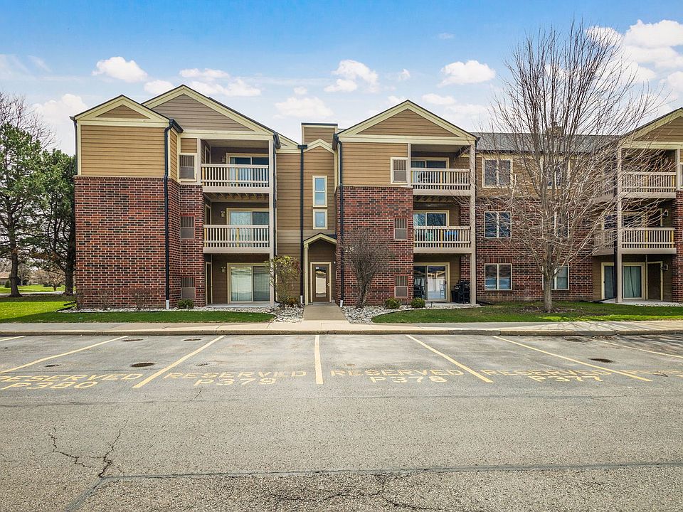 1st image of 208 Glengarry Dr APT 301