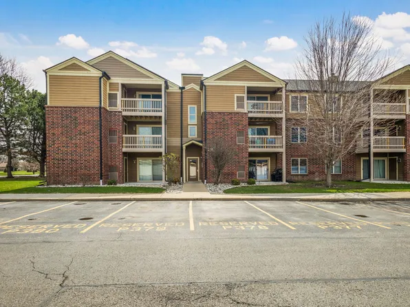 208 Glengarry Dr APT 301, Bloomingdale, IL 60108