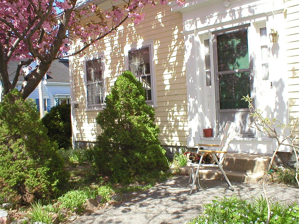 2nd image of 18 Southwick St