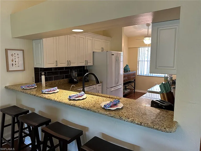 321 Robin Hood Cir #201 — Photo 9