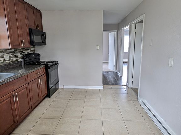 4th image of 52 Fernwood Ave APT 2