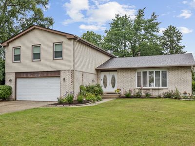 1290 Green Knolls Dr, Buffalo Grove, IL, 60089