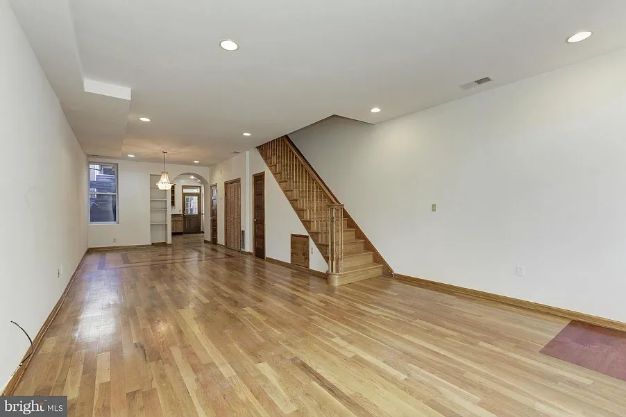 Building Photo - 2233 1st St NW #A