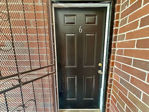 3rd image of 1048 Washington St SW #6