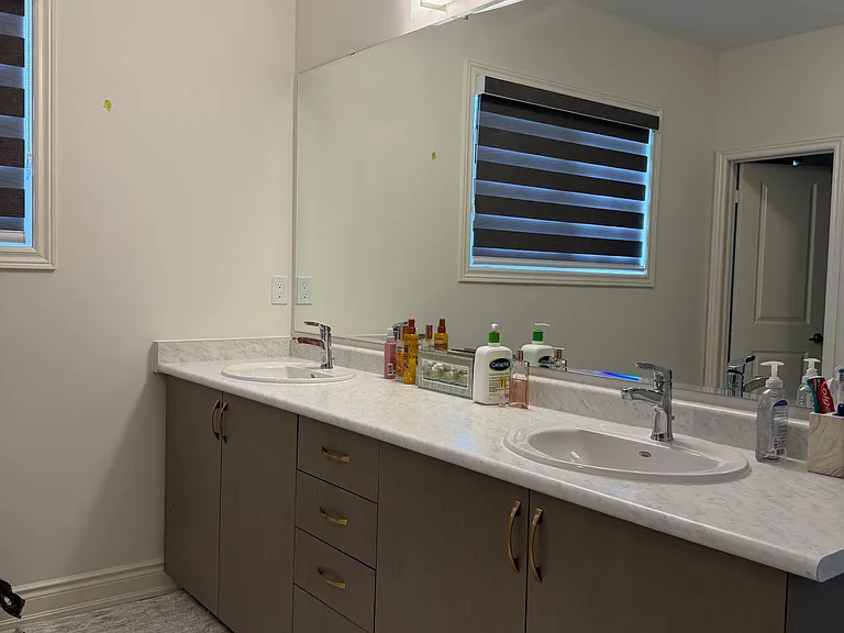 2111 Crystal Dr — Photo 30