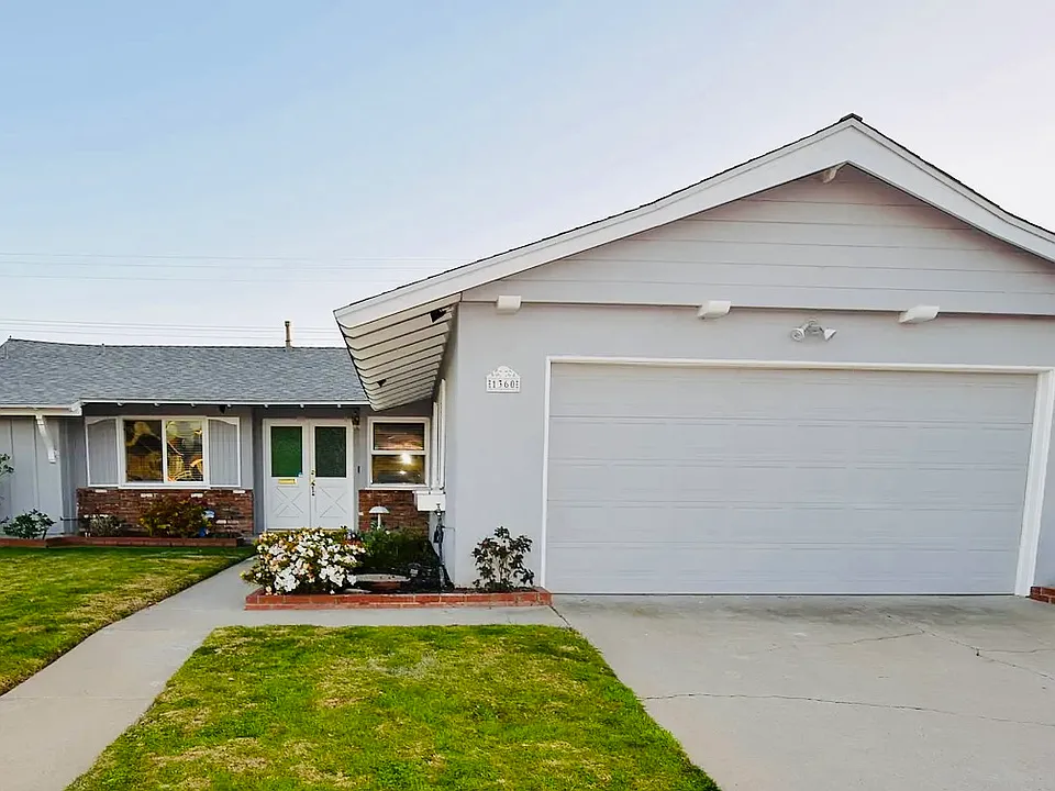 1360 Gardenia St