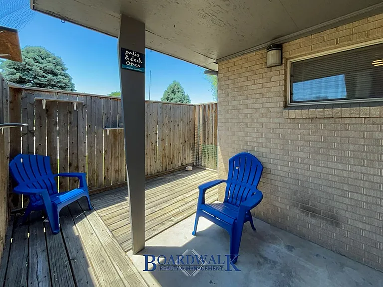 325 E Baird Cir — Photo 22