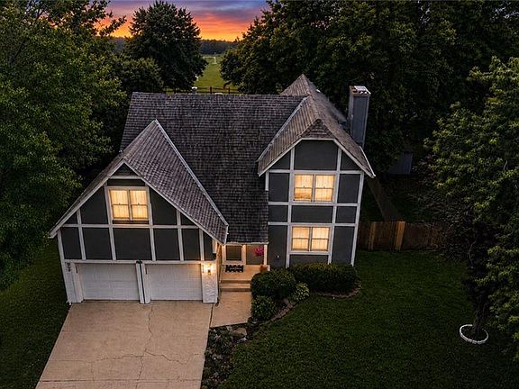 2nd image of 909 E Johnston Cir