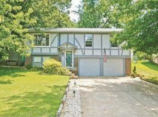 42 Oak Forest Dr, Saint Peters, MO
